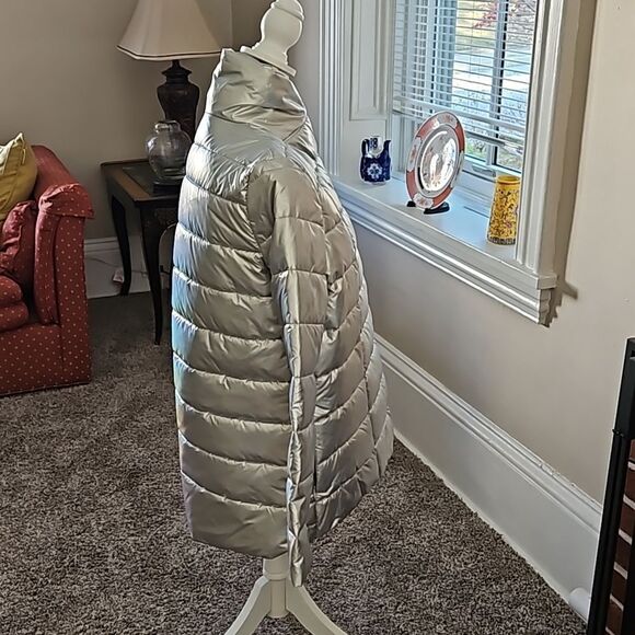 NWT J. McLaughlin silver puffer jacket - Picture 3 of 12